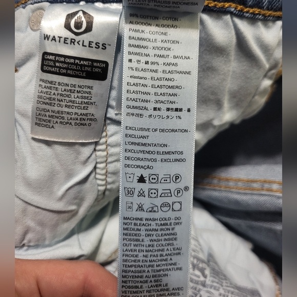 Levi's 501 High Rise Raw Hem Cut Off Denim Shorts Women's Size 31 - Picture 9 of 9